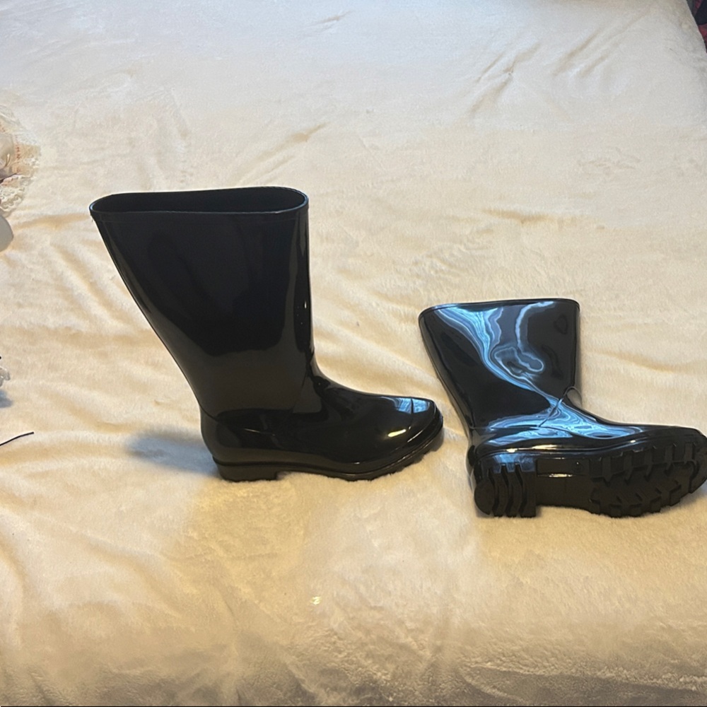 Rain boots:Time and Tru Glossy Black Women's Rain Boots